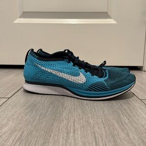 Nike Flyknit Racer Chlorine Blue Obsidian White Size 10.5 526628 414